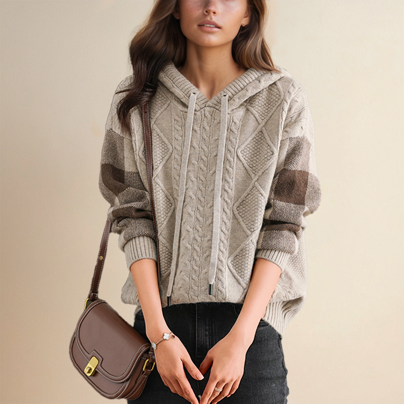 Emily | Pulover cu glugă din tricot cu torsade